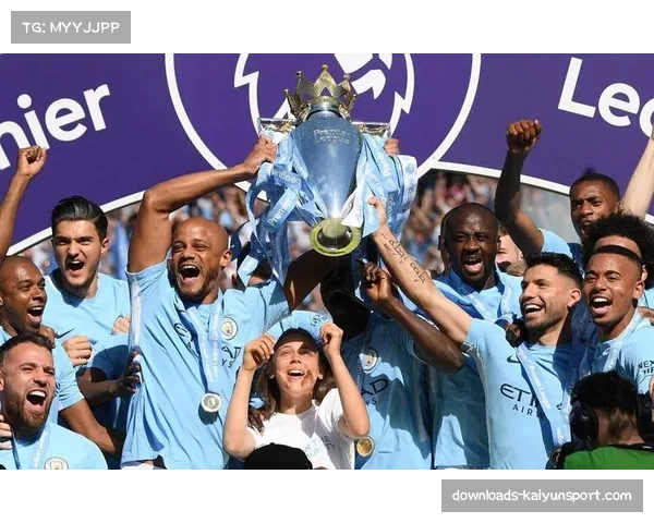 欧足联宣布:自下赛季起,欧冠将试行“裁判麦克风现场解释”新规 欧足联宣布:自下赛季起,欧冠将试行“裁判麦克风现场解释”新规